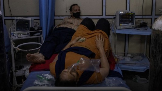 Dos personas por cama: el terrible drama de la segunda ola en India