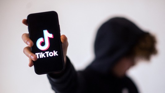 Demandan a TikTok en el Reino Unido por recopilar datos personales de millones de niños