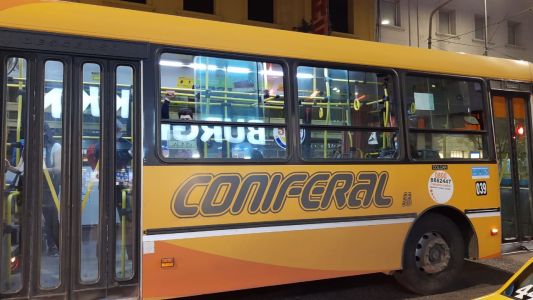 Bajó la temperatura, en el transporte público los usuarios van con las ventanillas abiertas o cerradas