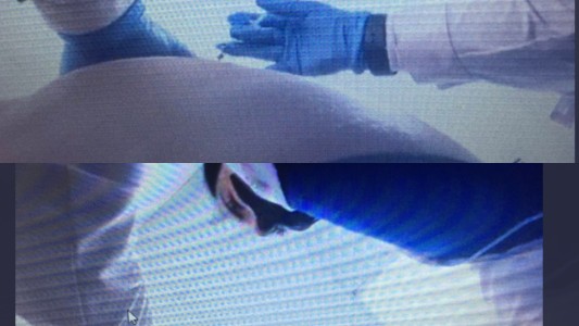 En plena sesión judicial, la acusada apareció en cámara vacunando a una persona