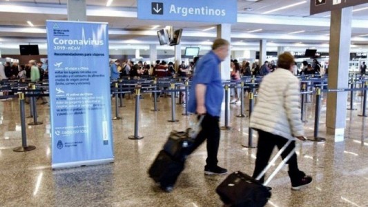 Alerta de Migraciones: Piden posponer los viajes a India por la crisis sanitaria en ese país