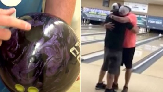 Coloca las cenizas de su padre en una bola de bolos y consigue una puntuación perfecta