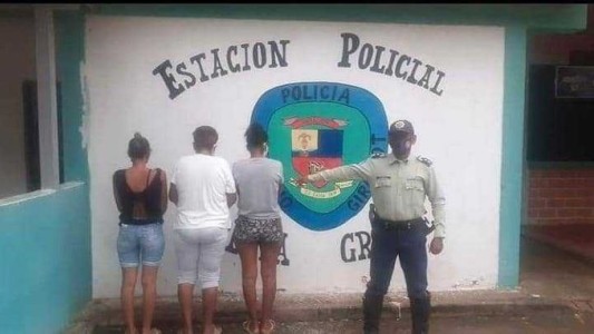 Una abuela le quemó la boca a su nieto porque comió azúcar sin permiso