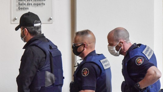 Francia: un hombre roció con gasolina a su esposa y la quemó viva