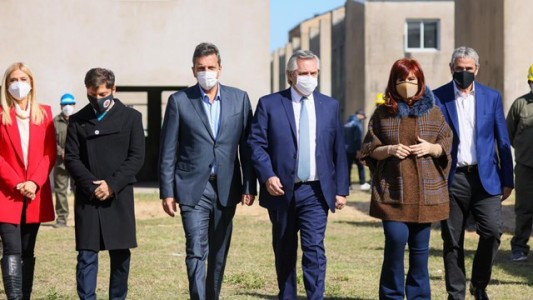 Fernández en Ensenada: "Nadie va a hacernos ceder en poner de pie al país"