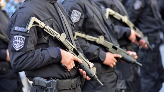 Desafectaron a 3 policías por un faltante de 15 armas y 2000 municiones en Quilmes