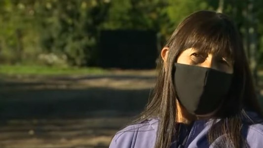 Insólito: a una mujer de le dieron dos vacunas distintas contra el coronavirus