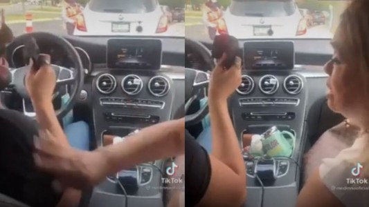 Engaño a su mamá para que llevarla a vacunarse: le dijo que iba a un recital de Chayanne