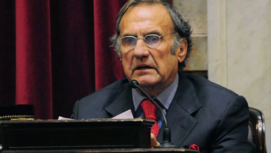 Se agravó la salud de Reutemann: le detectaron una hemorragia del tracto digestivo inferior