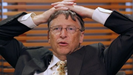 Bill Gates debió dejar Microsoft por investigación de relación "inapropiada", según informe periodístico