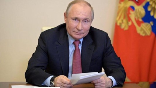 Putin anunció envíos "regulares" de vacunas a la Argentina