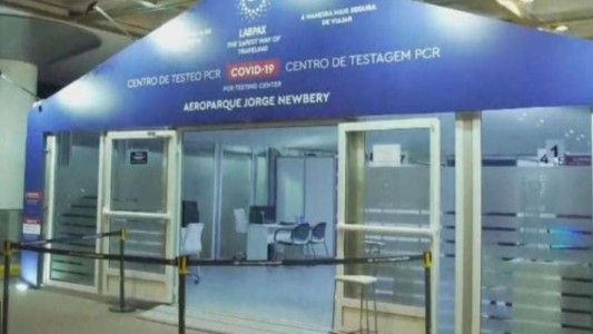 Cerró el laboratorio de hisopados de Aeroparque: los vuelos regionales pasan temporalmente a Ezeiza