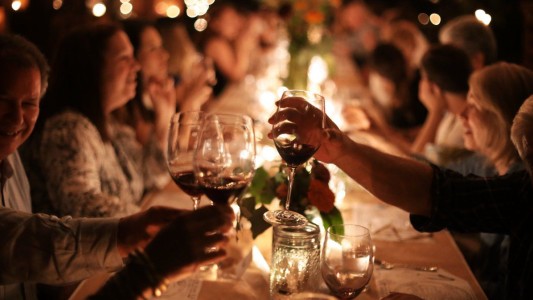 Restricciones para Córdoba: Se suspenderán las reuniones sociales