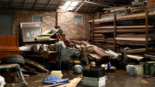 Australia: un hombre mató a un intruso y vivió con su cuerpo durante 15 años