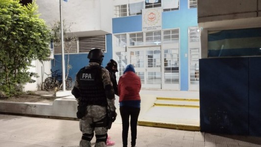 Operativo antinarcóticos en Morteros: al verse acorralado, uno de los sospechosos tiró por la ventana 300 mil pesos