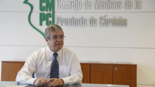 Consejo de Médicos sobre las restricciones: "Es la única forma de que no estallen los hospitales"