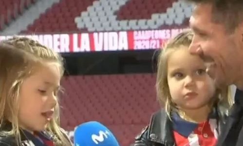Las hijas del Cholo se animaron a cantar el himno del Atletico en vivo