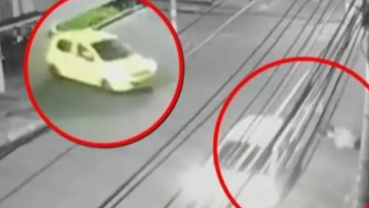 Video: se arrojó del taxi para huir del violador