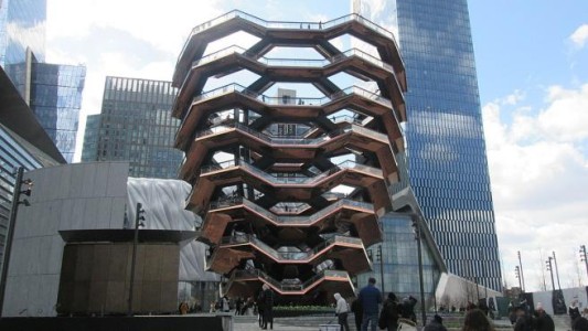 Reabren la escultura de Nueva York que había sido cerrada tras varios suicidios