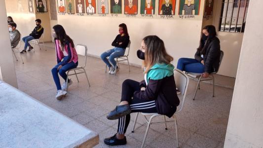 Educadores de la provincia piden volver a la tarea escolar virtual