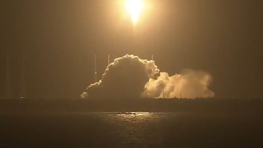 China lanzó con éxito un cohete con equipo para su futura estación espacial