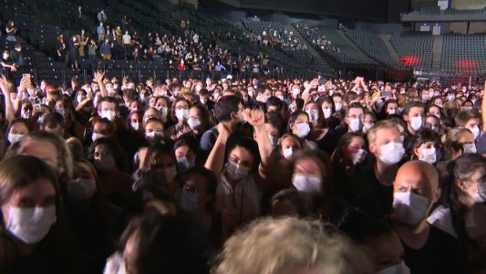 Primer "concierto-test" de 5 mil personas en París