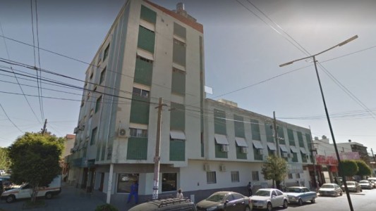 Investigan la muerte de una mujer de 74 años que habría caído por la ventana de una clínica