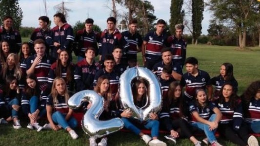 Córdoba: Egresados 2020 donaron la plata de su fiesta a los bomberos