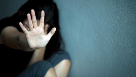 Condenaron a un hombre que violaba a su hija cuando se la llevaba en régimen de visitas