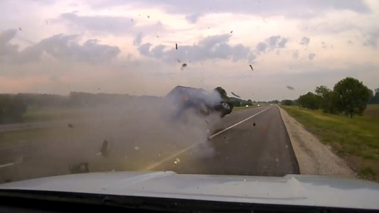 Un conductor ebrio y sin licencia choca contra una patrulla de Policía