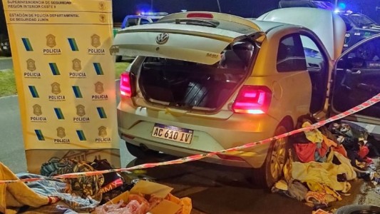 Detuvieron a un remisero en un retén policial: llevaba 22 panes de marihuana