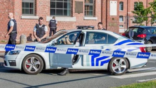 Víctima de violación en manada se quitó la vida tras viralizarse video: cinco detenidos en Bélgica