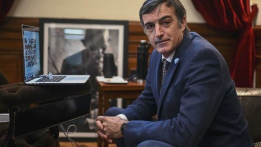 Esteban Bullrich anunció que no cobrará el 40% de aumento y lo donará a la lucha contra la ELA
