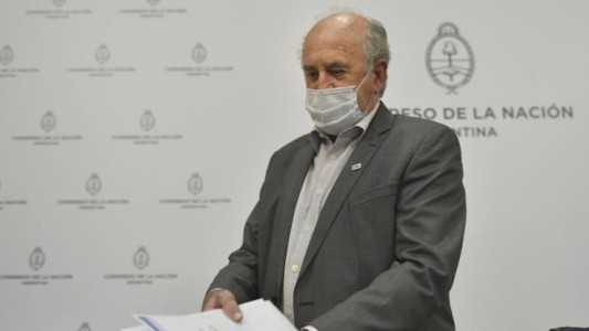 Parrilli salió a responderle a Duhalde: "Parece que cada tanto se le salen los patitos de la fila"