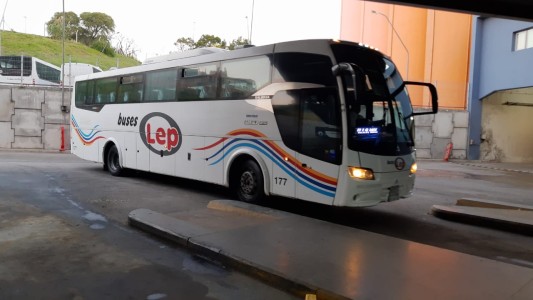 Armados y con una picana asaltaron a un colectivo