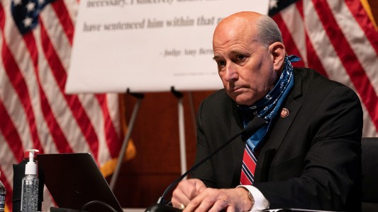 "Quizás Capitana Marvel pueda ayudarlo": un legislador realizó una insólita propuesta sobre el cambio climático y fue motivo de burlas