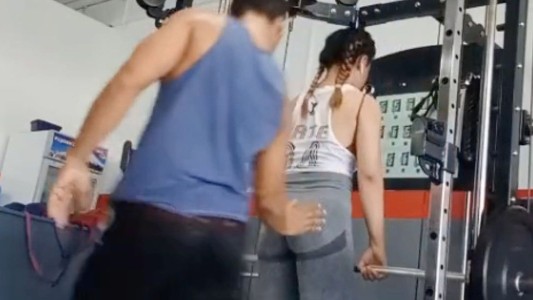 Video: una mujer filmó el momento exacto en el que una chica fue abusada en el gimnasio