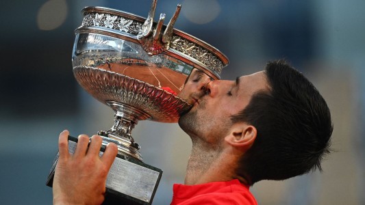 Djokovic venció a Tsitsipas y se coronó campeón de Roland Garros