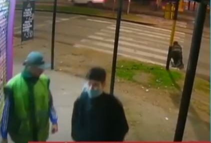 Video: Lo aplastó un colectivo y nadie lo ayudó