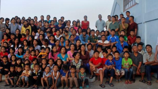 Murió el padre de la "familia más grande del mundo": tuvo 94 hijos con 39 esposas