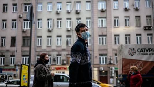 Moscú impone un pase sanitario para acceder a bares y restaurantes por la suba de contagios de coronavirus