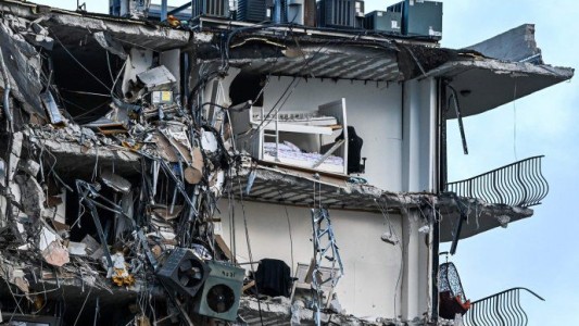 Hay diez argentinos desaparecidos por el derrumbe de un edificio en Miami