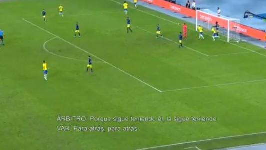 Polémica en Brasil-Colombia: el diálogo entre el VAR y Pitana