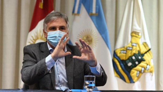 Llaryora aislado por contacto estrecho de Covid-19