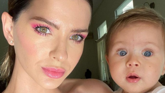 La tierna foto de la China Suárez jugando con Amancio