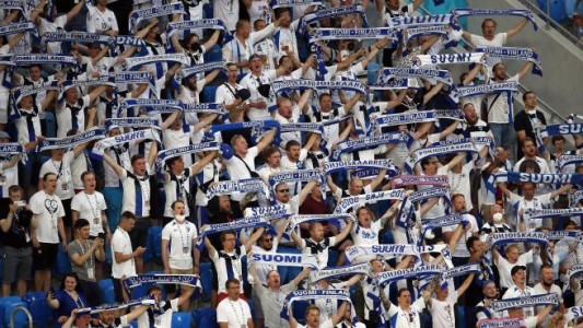 Casi 300 casos de coronavirus en espectadores finlandeses que fueron a Rusia por Eurocopa
