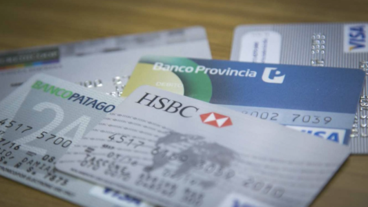 La AFIP oficializó la suba del reintegro por compras con tarjeta de débito