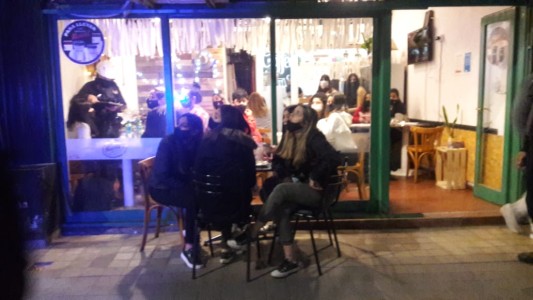 Clausuran Restó bar en el Centro: festejaban cumpleaños con un karaoke