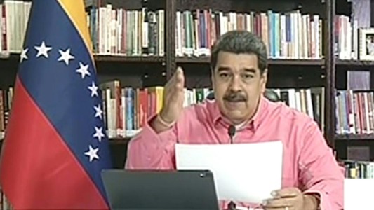 Maduro: "O nos mandan las vacunas o nos devuelven el dinero"