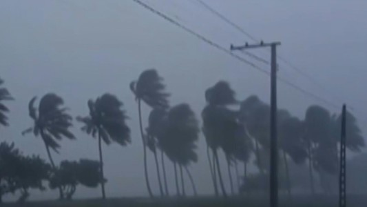 La furia de la tormenta Elsa pasó por Cuba y amenaza Florida
